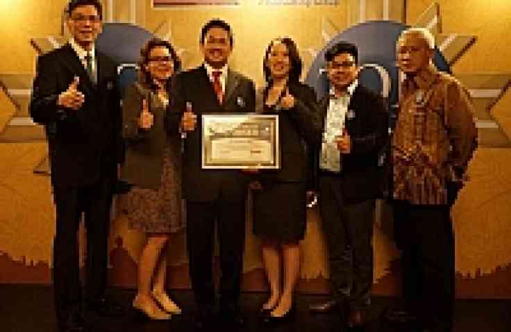 Federal Oil Raih Top Brand Award 2014