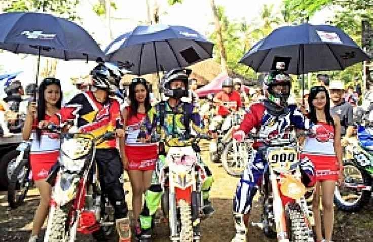 Spesial Trail Adventure Bali, Federal Racing Akrab Dengan Motor Trail