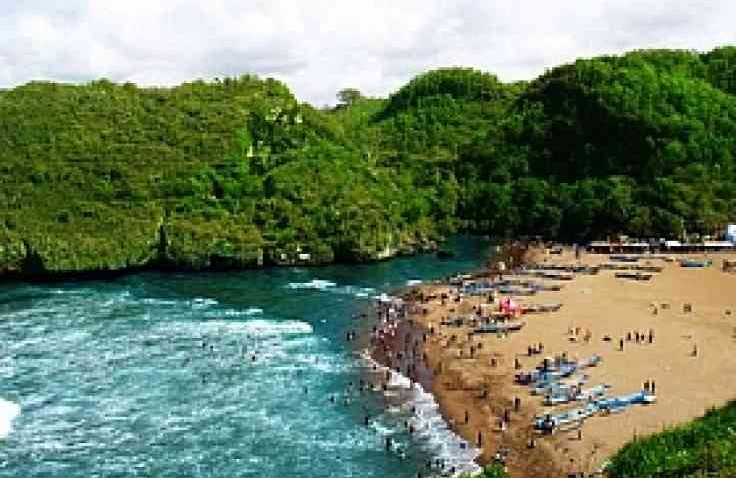 Menikmati Keindahan Pantai Baron, Jogjakarta