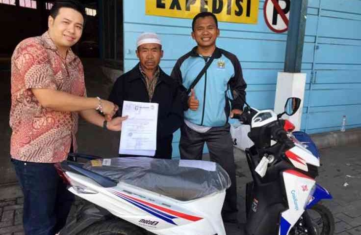 Pemenang Federal Matic Special Cool Prizes dari Jawa Tengah Telah Terima Motor Matic