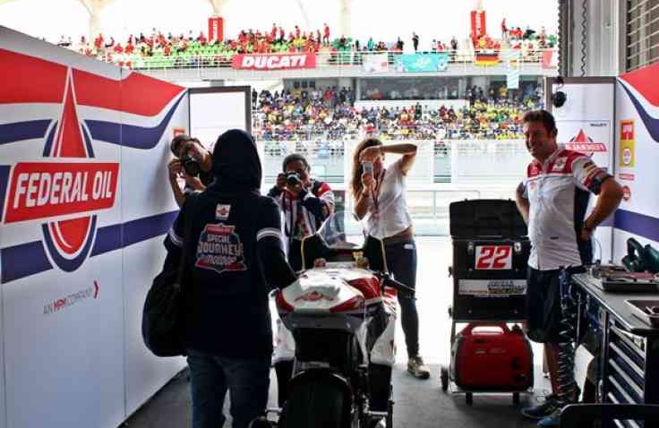 Paddock Federal Oil Gresini Moto2, Ajang Narsis Para Feders