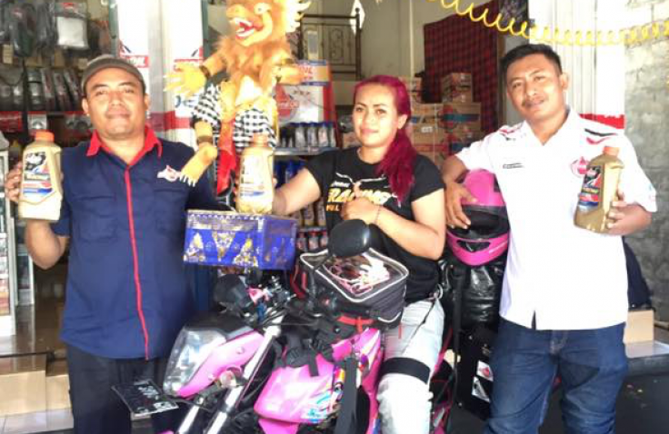 Mouzza Zee, Wanita Peturing Asal Malang, Gunakan Oli Motor Federal Racing