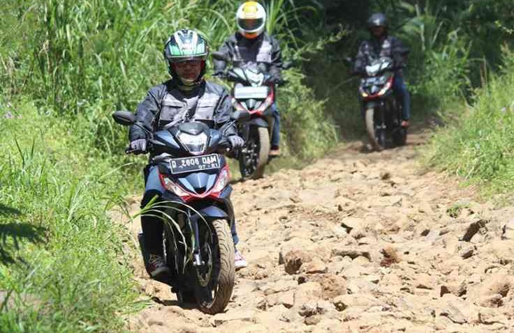 Tips Safety Riding Saat Touring