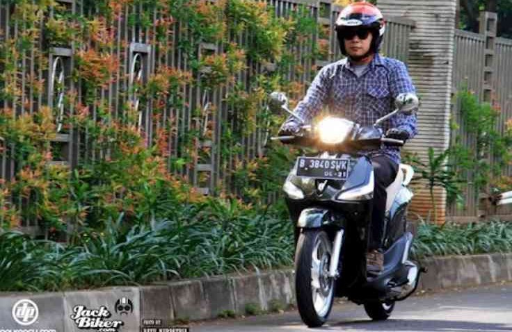 Bukan Cuma Buat Pelindung Mata, Kacama Juga Bikin Bikers Tampil Keren