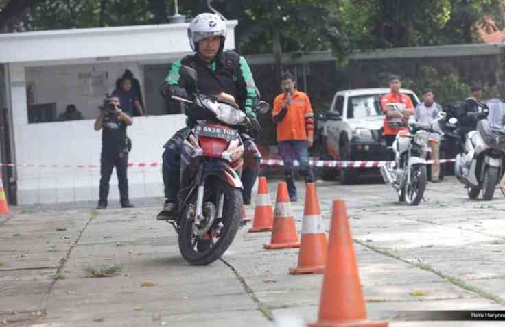 Tips Safety Riding  Untuk Pengendara Motor