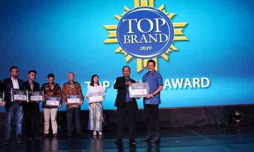 Konsisten Kuasai Pasar Dan Tetap Diminati Konsumen, Federal Oil Raih Top Brand Award 2019