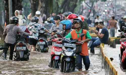 Motor Matic Terendam Banjir, Begini Cara Mengatasinya