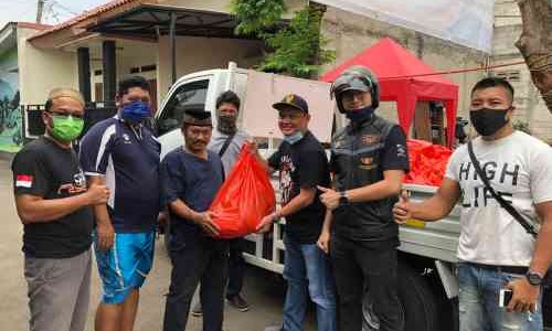 Komunitas Rebel Owner Community Bagikan Sembako Untuk Warga Terdampak Corona