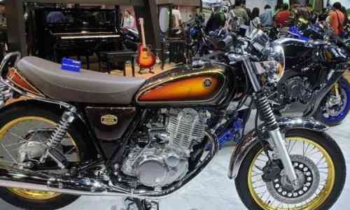 Yamaha SR400 Edisi Ulang Tahun Yamaha Diproduksi terbatas